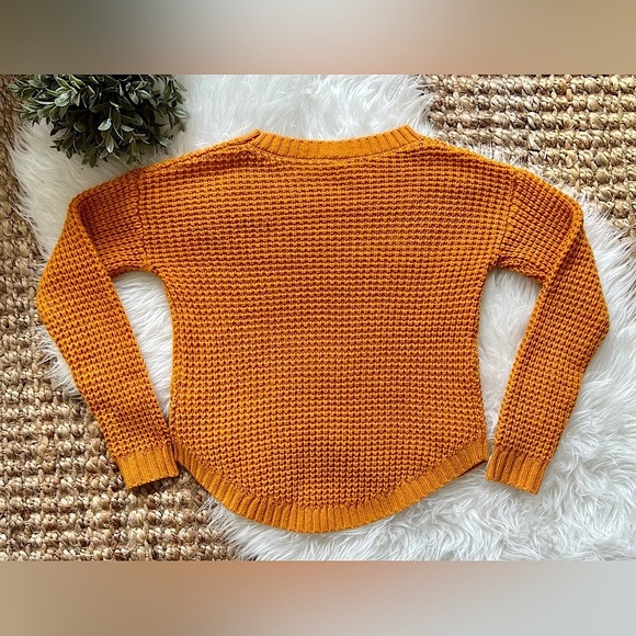 Girls’ Waffle Knit Crew Neck Sweater (Size 10-12) - Picture 6 of 7